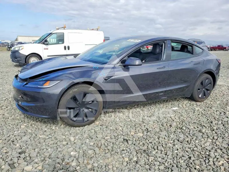 2024 Tesla Model 3 фото
