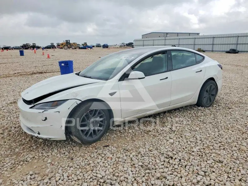 2024 Tesla Model 3 фото