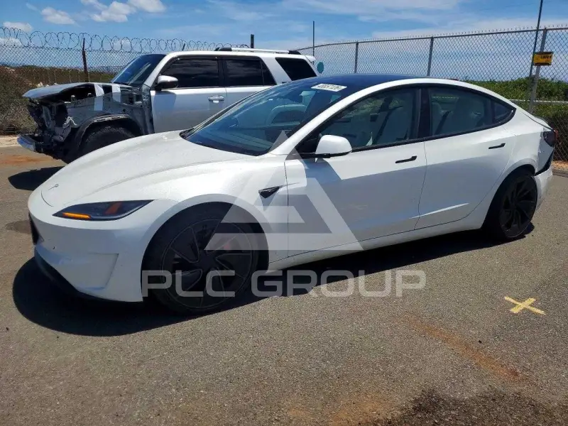 2024 Tesla Model 3 фото
