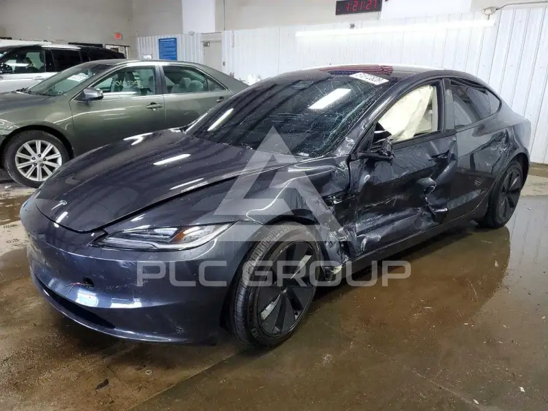 2024 Tesla Model 3 фото