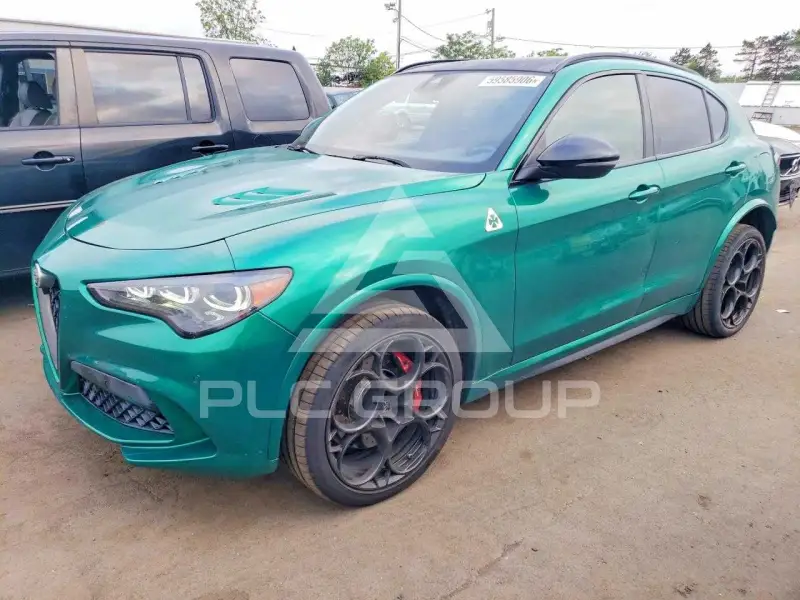 2024 Alfa Romeo Stelvio фото