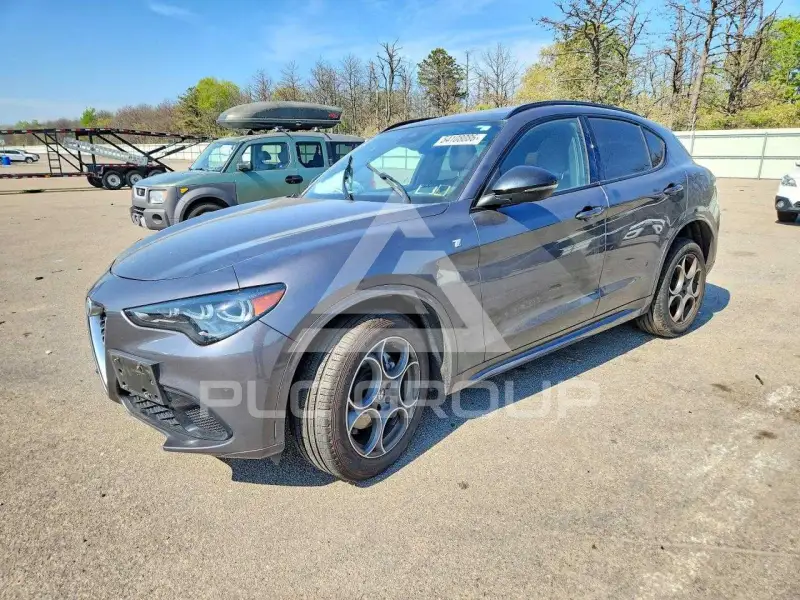 2024 Alfa Romeo Stelvio фото