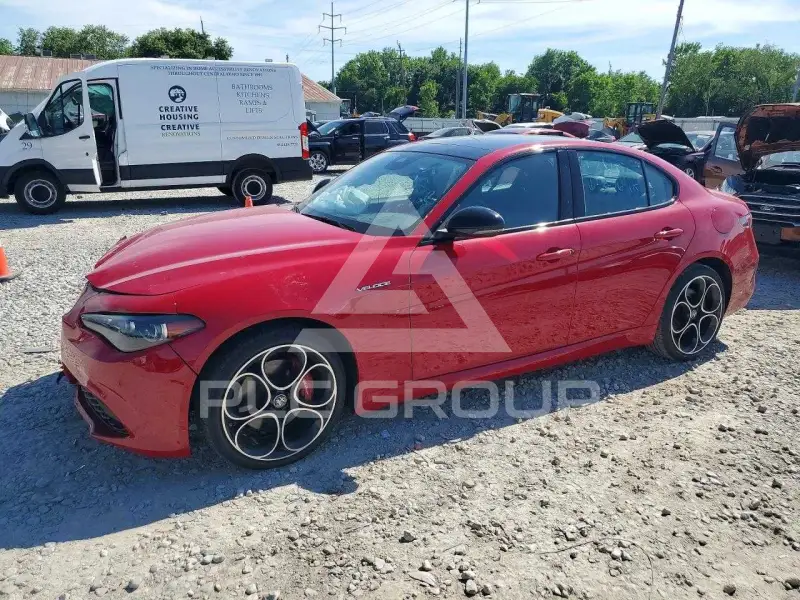 2024 Alfa Romeo Giulia фото