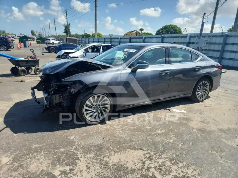 2024 Lexus ES350 photo