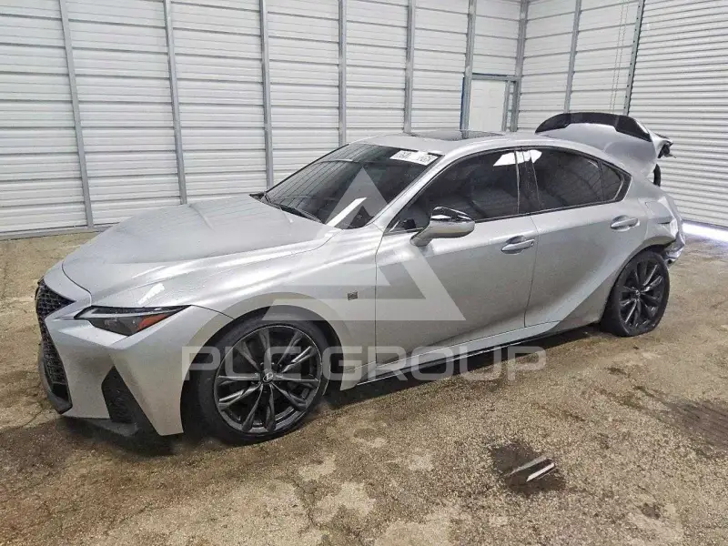 2024 Lexus IS фото