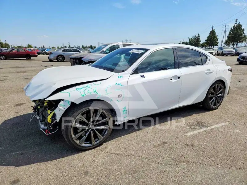 2024 Lexus IS фото