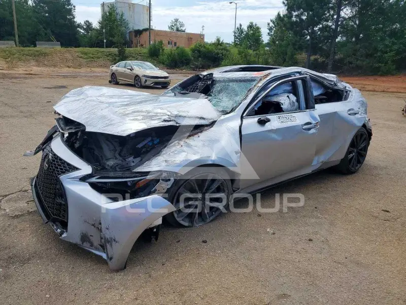 2024 Lexus IS фото