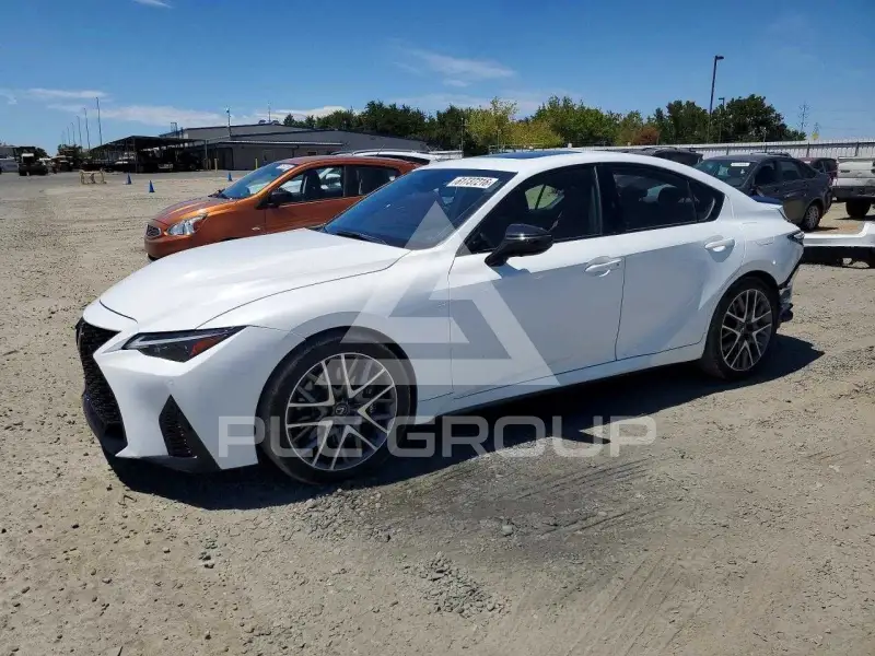 2024 Lexus IS photo
