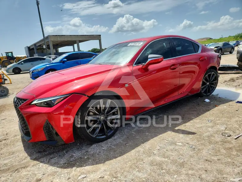 2024 Lexus IS фото
