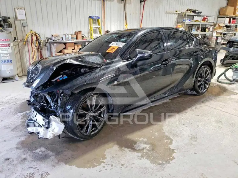 2024 Lexus IS photo