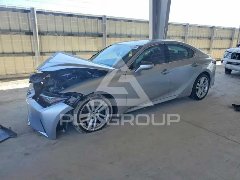2024 Lexus IS фото