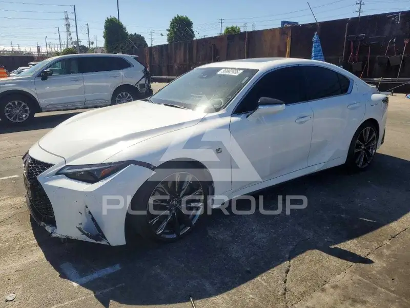 2024 Lexus IS фото