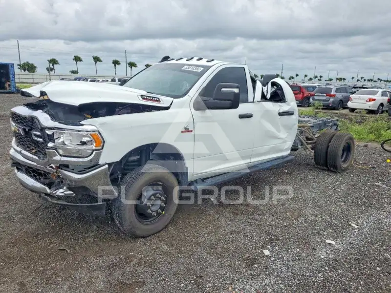 2024 RAM 3500 photo