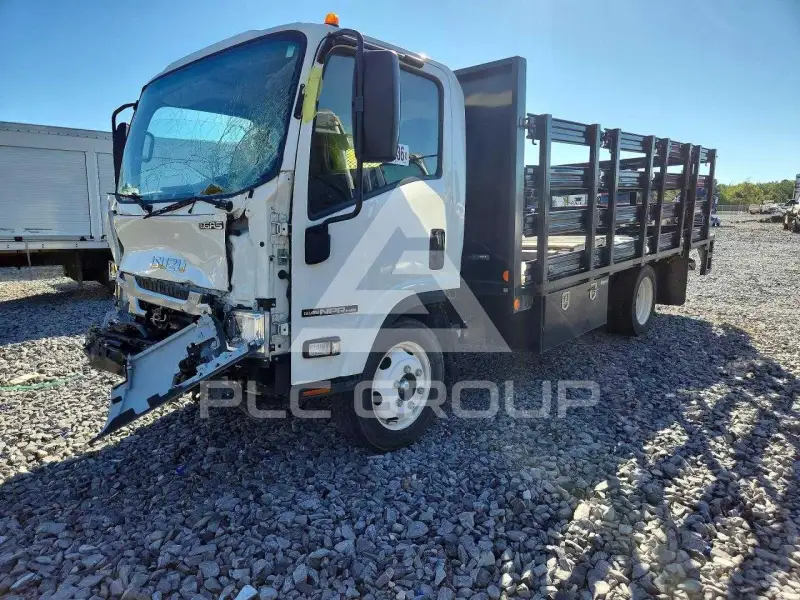 2024 Isuzu NPR фото