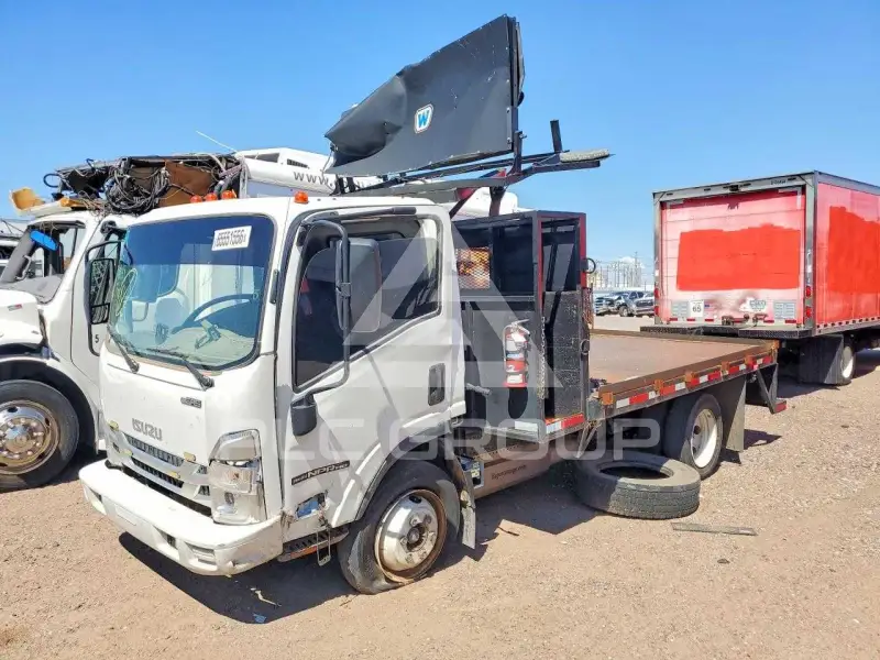 2024 Isuzu NPR фото