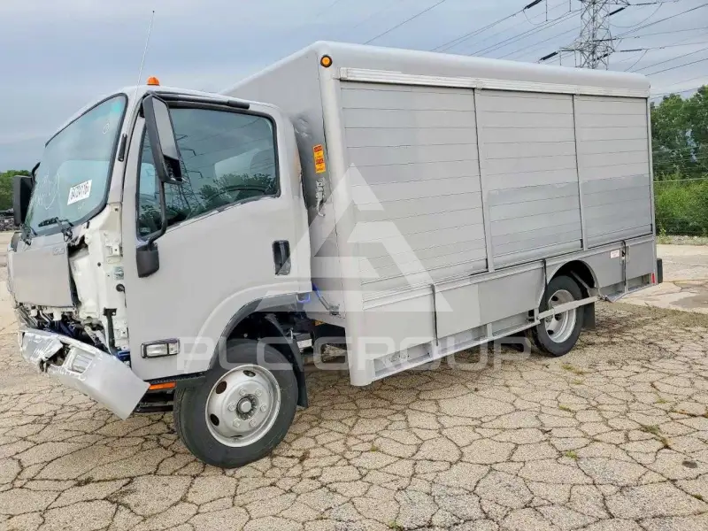 2024 Isuzu NPR фото