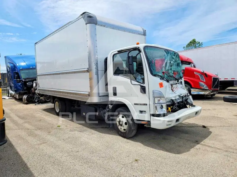 2024 Isuzu NPR photo