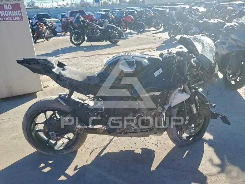 2024 Yamaha YZF1000 фото