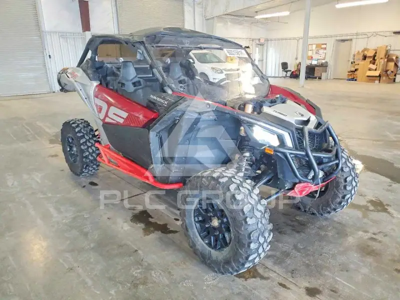 2024 Can-AM Sidebyside фото