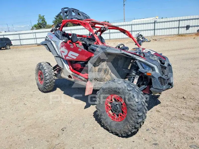 2024 Can-AM Sidebyside фото