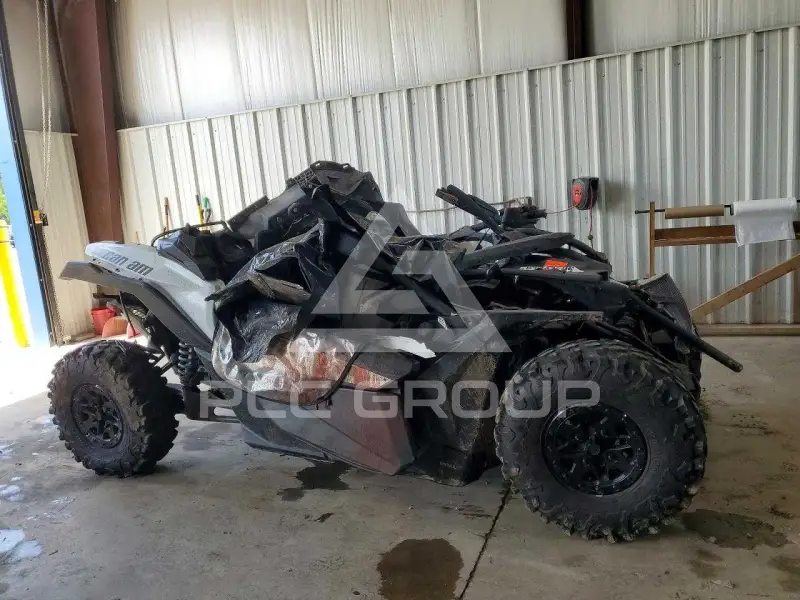 2024 Can-AM Sidebyside фото