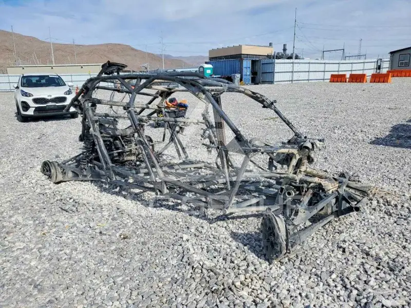 2024 Can-AM Sidebyside фото