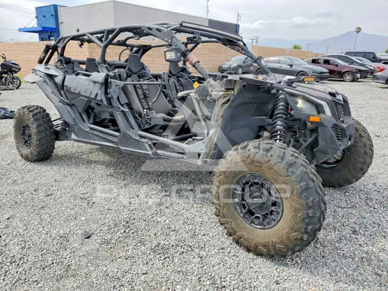 2024 Can-AM Sidebyside фото
