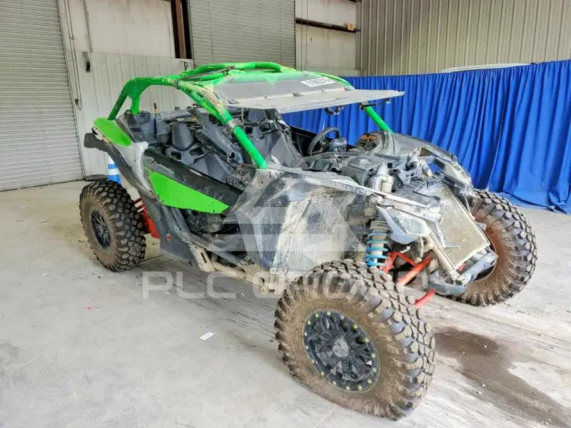 2024 Can-AM Sidebyside фото