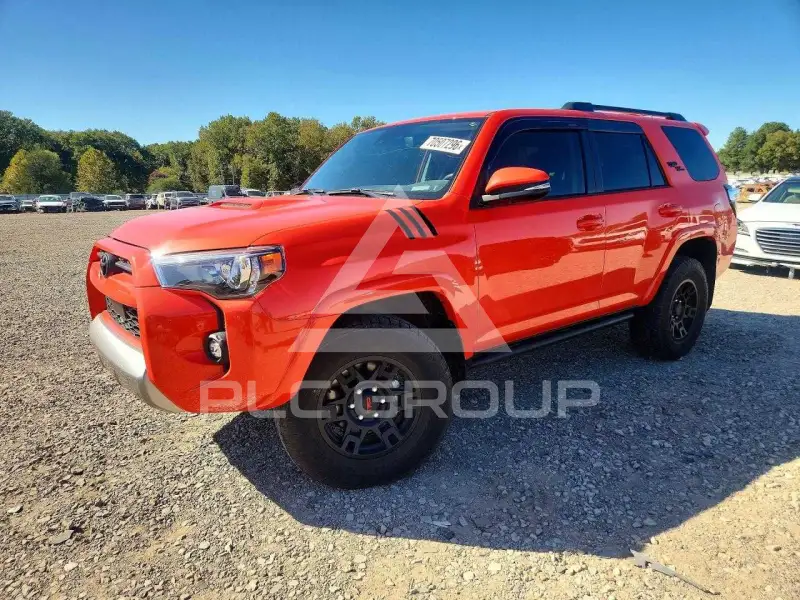 2024 Toyota 4 RUNNER photo