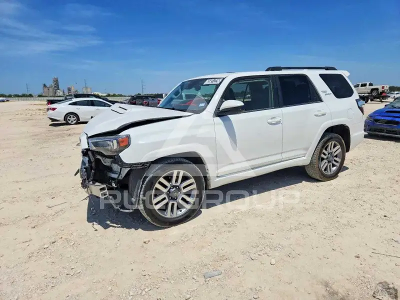 2024 Toyota 4 RUNNER фото