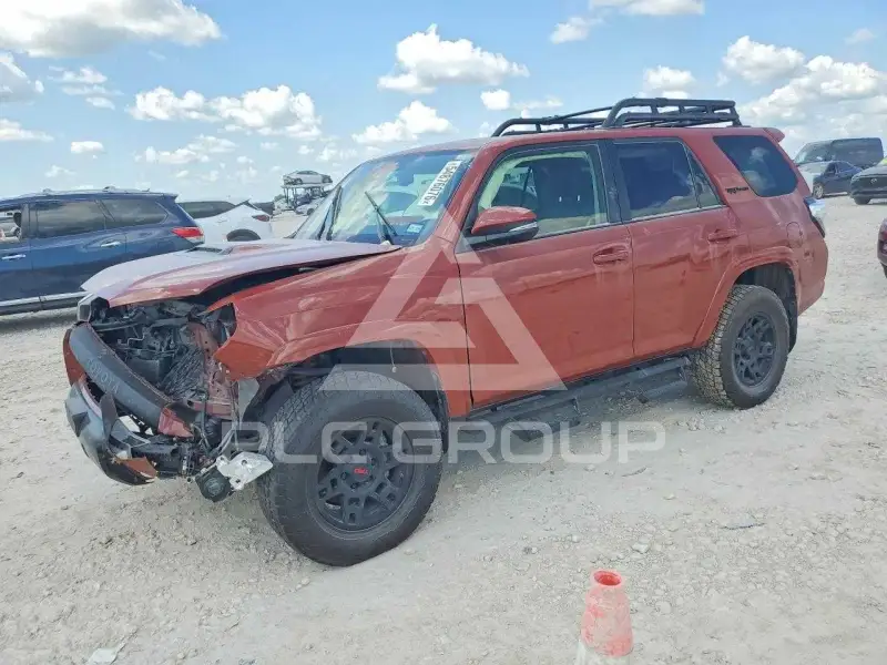 2024 Toyota 4 RUNNER photo