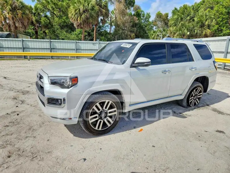 2024 Toyota 4 RUNNER фото
