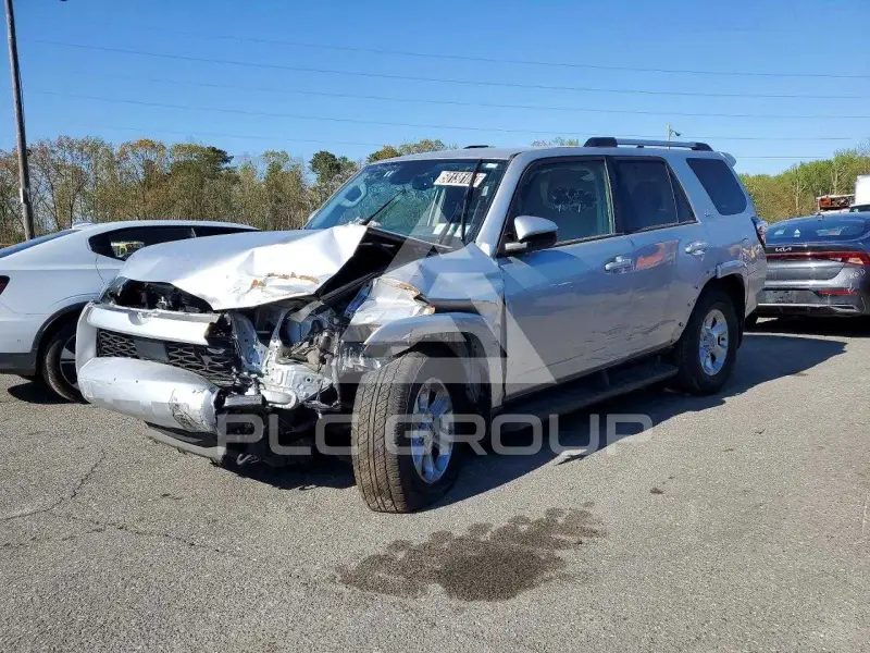 2024 Toyota 4 RUNNER photo