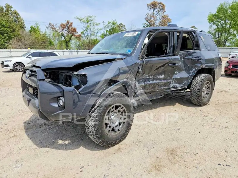 2024 Toyota 4 RUNNER photo