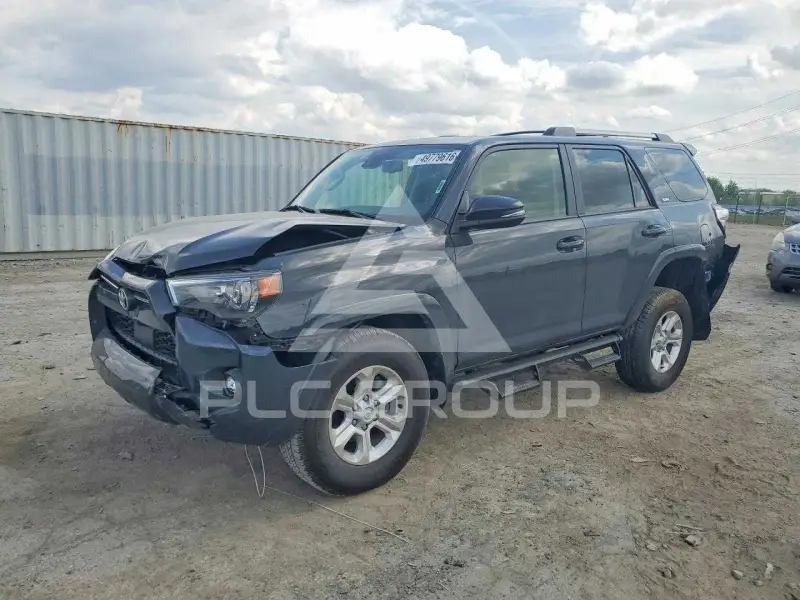 2024 Toyota 4 RUNNER photo