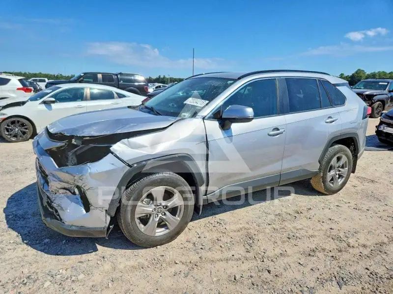 2024 Toyota RAV4 фото