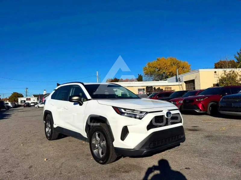 2024 Toyota RAV4 фото