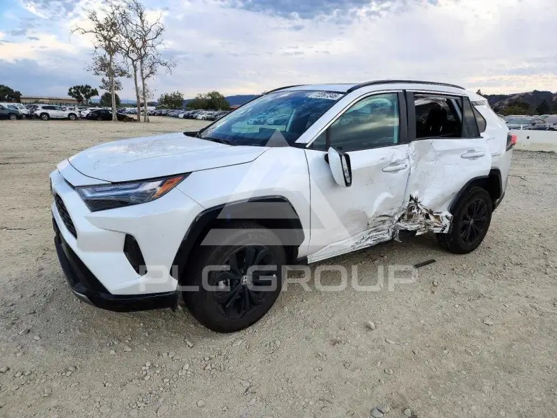 2024 Toyota RAV4 фото