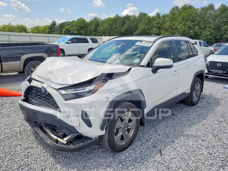 2024 Toyota RAV4 фото