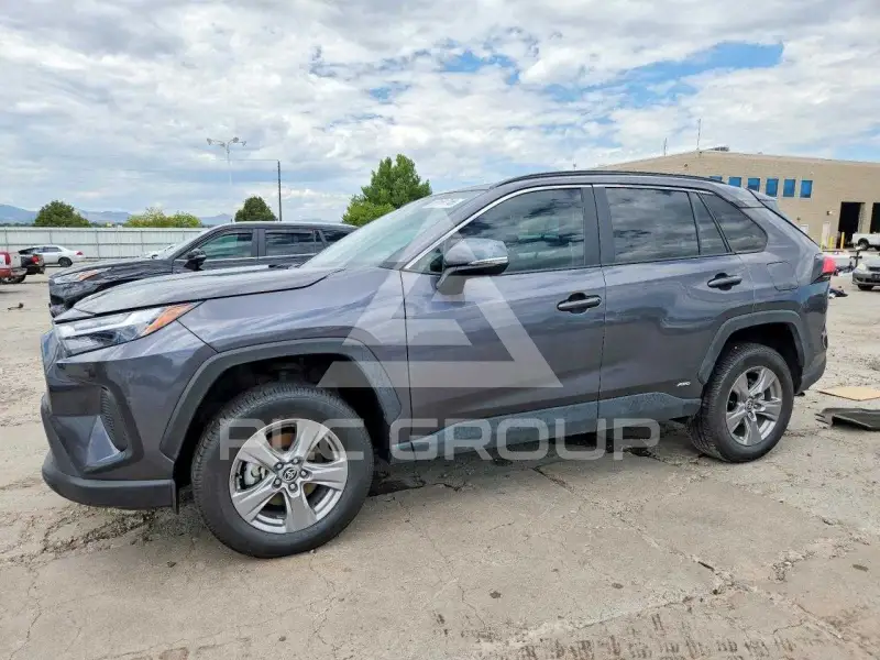 2024 Toyota RAV4 фото