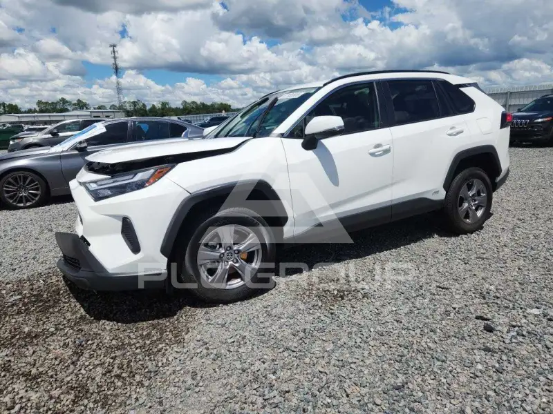 2024 Toyota RAV4 фото