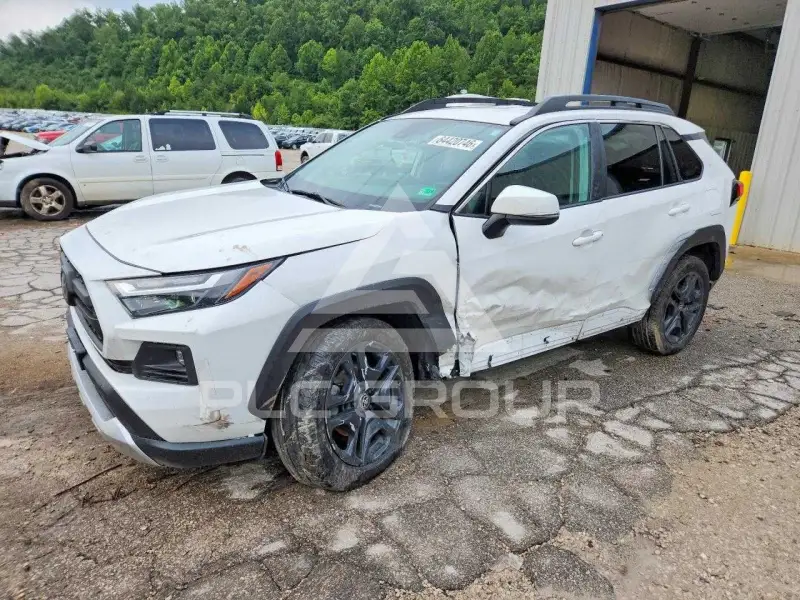 2024 Toyota RAV4 фото