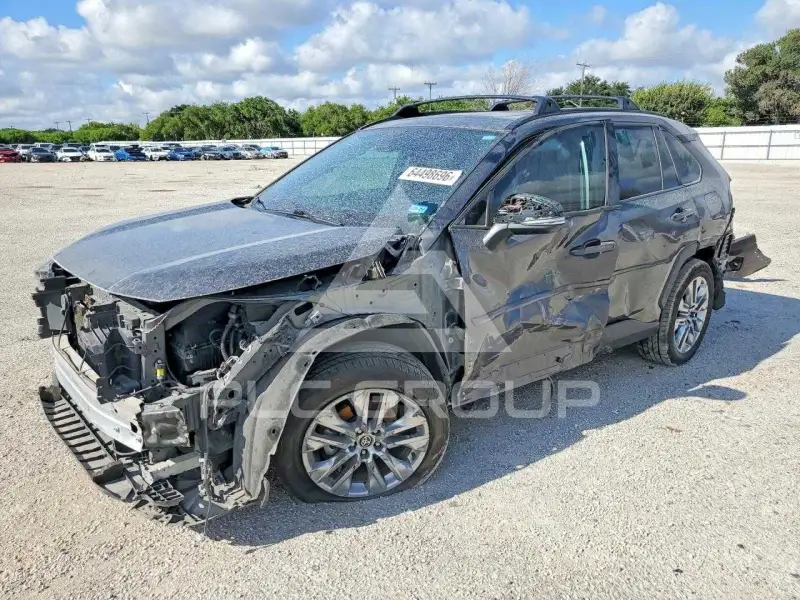 2024 Toyota RAV4 фото