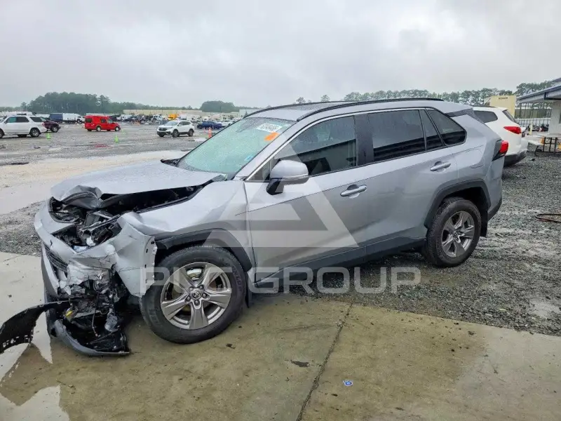 2024 Toyota RAV4 фото