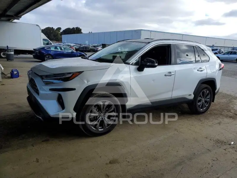 2024 Toyota RAV4 фото