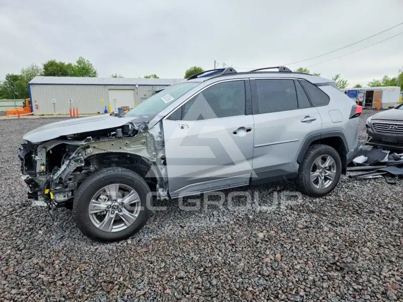 2024 Toyota RAV4 фото