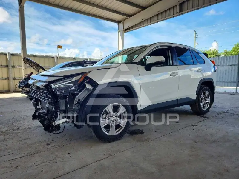2024 Toyota RAV4 фото