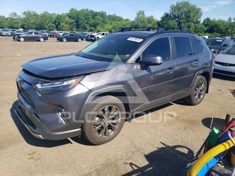 2024 Toyota RAV4 фото
