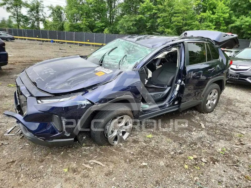 2024 Toyota RAV4 фото
