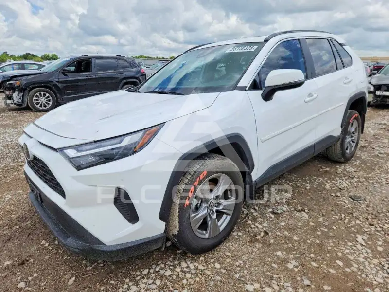 2024 Toyota RAV4 фото